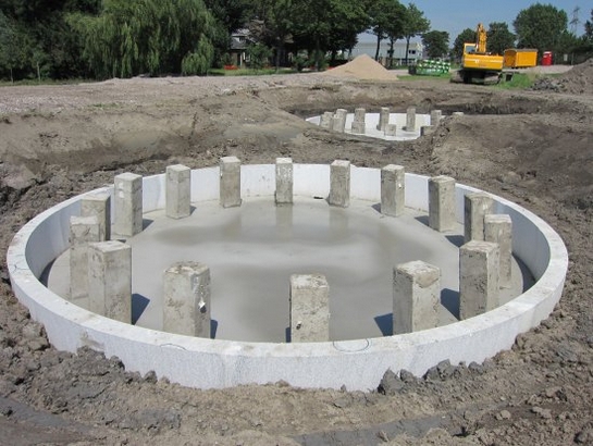 Hoogspanningsmast fundering werkvloer Hoogspanningsmast fundering werkvloer